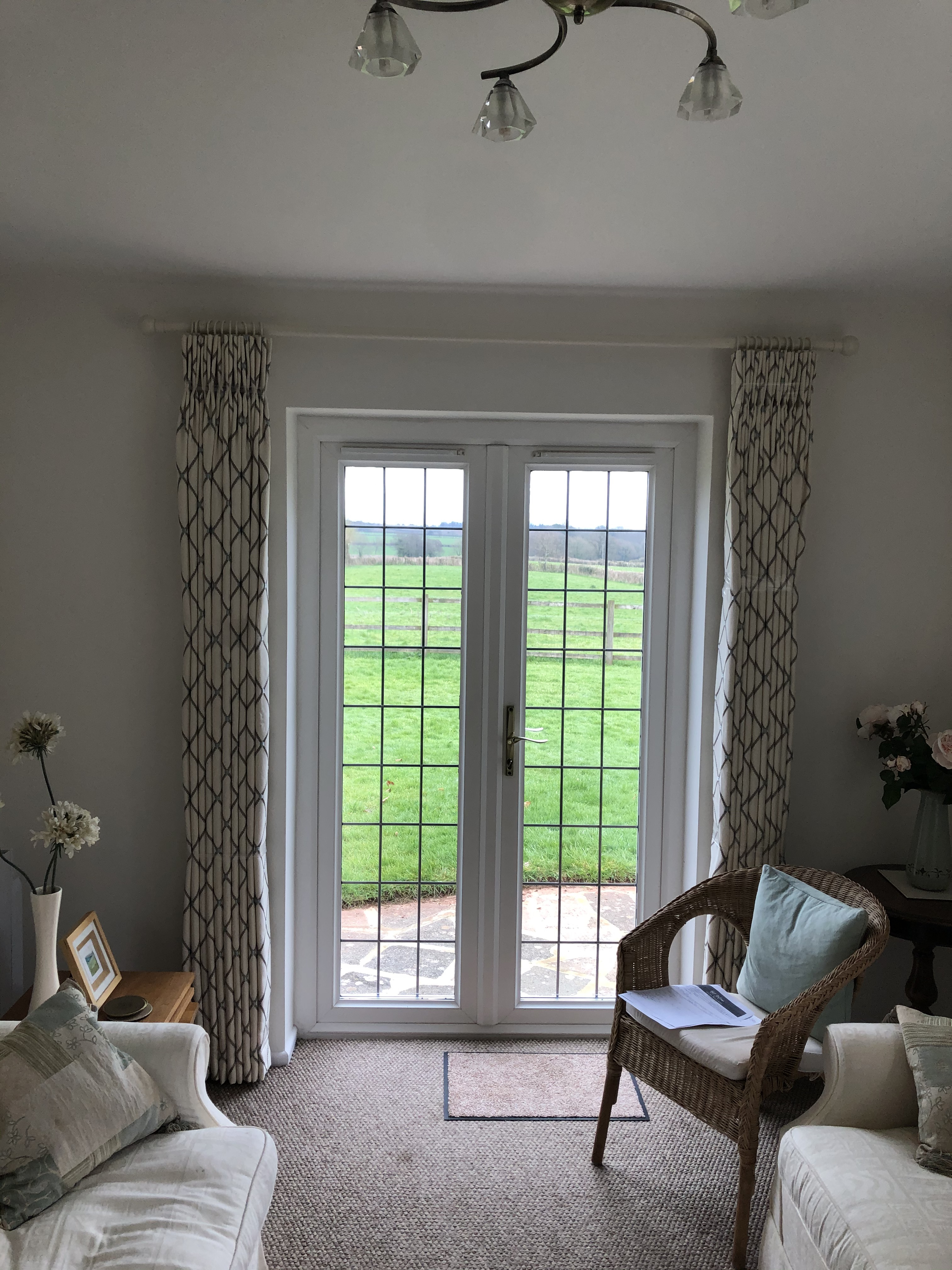 Made-to-measure curtains
